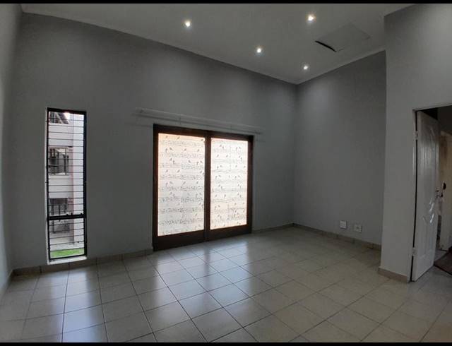 1 BEDROOM APARTMENT FOR SALE IN ELDO LAKES ESTATE